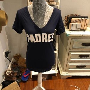Padres (baseball) v neck